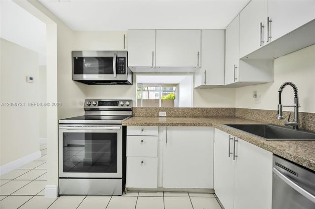 10525 SW 112th Avenue 113, Miami, FL 33176