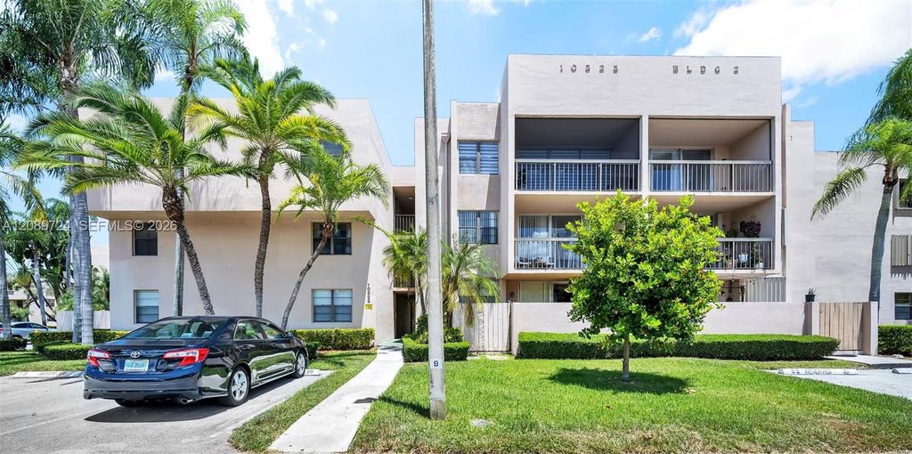 10525 SW 112th Avenue 113, Miami, FL 33176