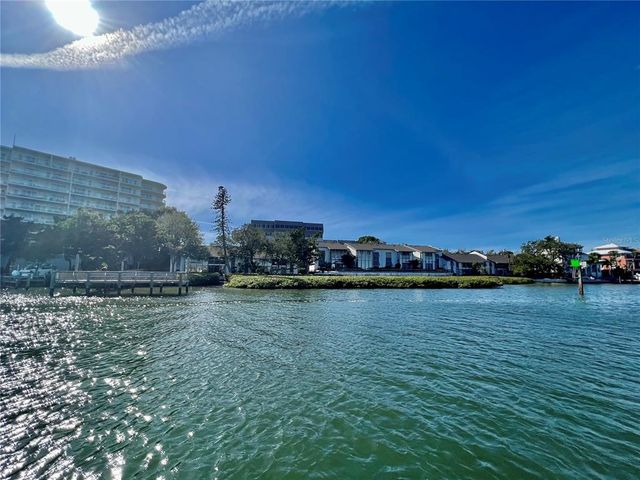 1200 E PEPPERTREE LANE 607, Sarasota, FL 34242