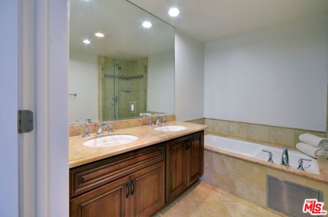 1530 S Centinela Avenue PH1, Los Angeles, CA 90025