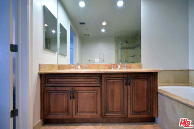 1530 S Centinela Avenue PH1, Los Angeles, CA 90025