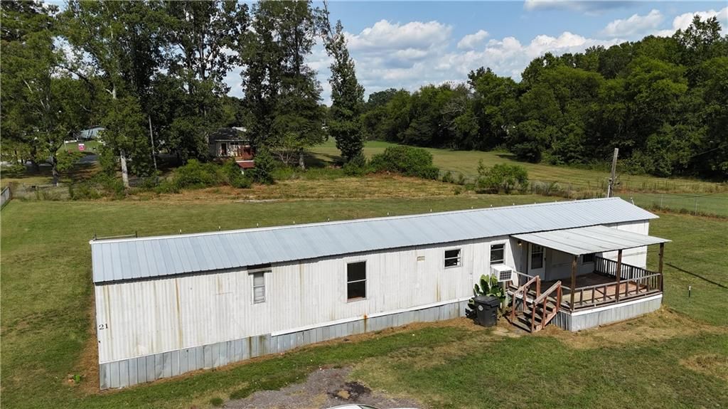 21 Clubhouse NE Drive, White, GA 30184