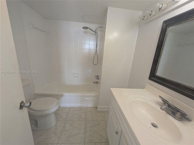 2780 NE 183rd St 1805, Aventura, FL 33160