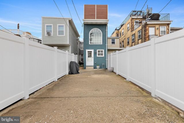 1812 S CHARLES ST, Baltimore, MD 21230
