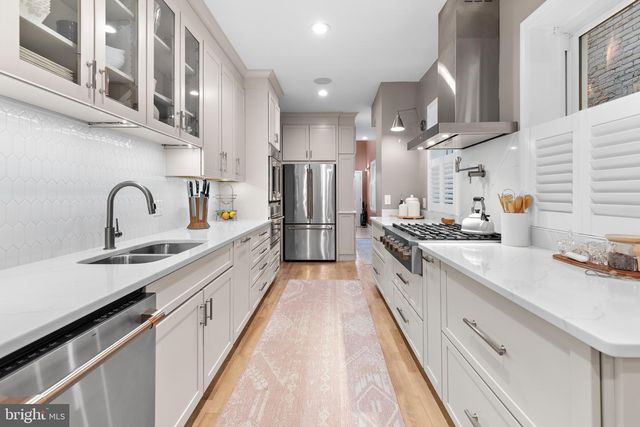 1812 S CHARLES ST, Baltimore, MD 21230