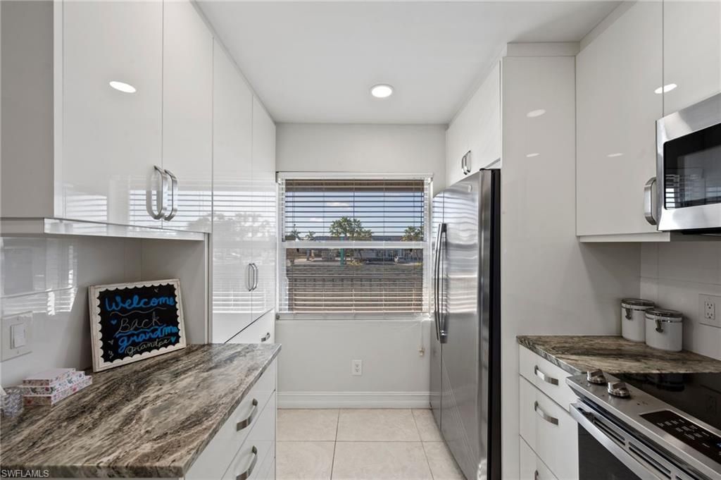 Image 20 of property listing at 1519 Cape Coral PKWY W # 9, Cape Coral, FL 33914