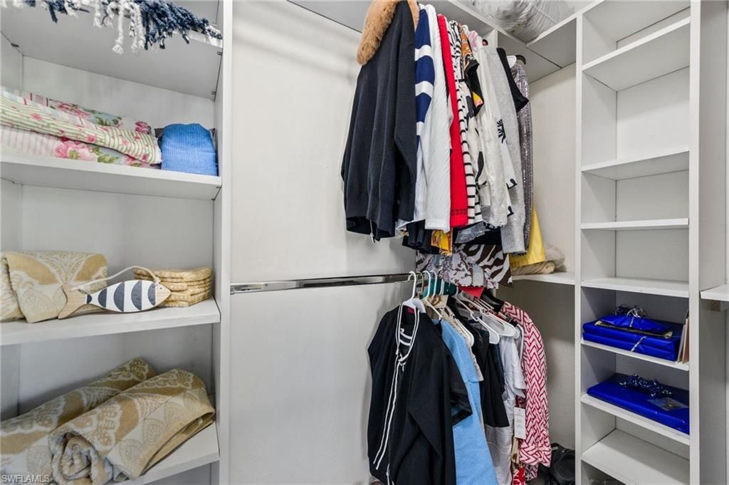 Image 9 of property listing at 1519 Cape Coral PKWY W # 9, Cape Coral, FL 33914