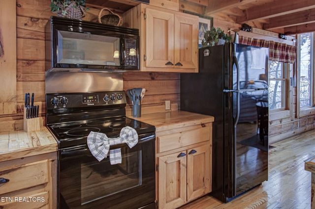 3640 Carsons Ridge Way, Sevierville, TN 37862