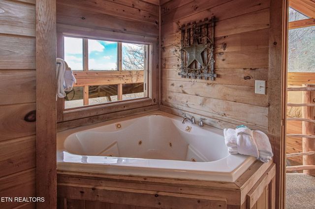 3640 Carsons Ridge Way, Sevierville, TN 37862