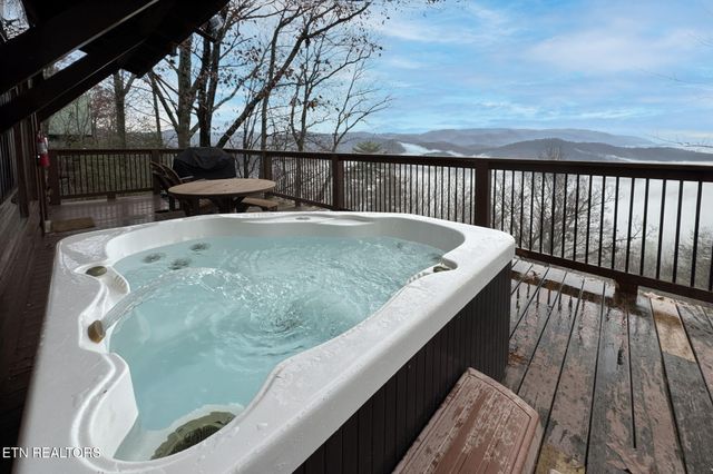 3640 Carsons Ridge Way, Sevierville, TN 37862