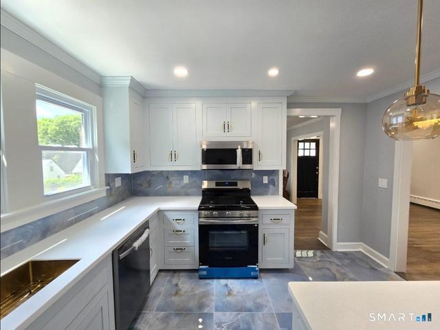 124 Woodbine Street, Waterbury, CT 06705
