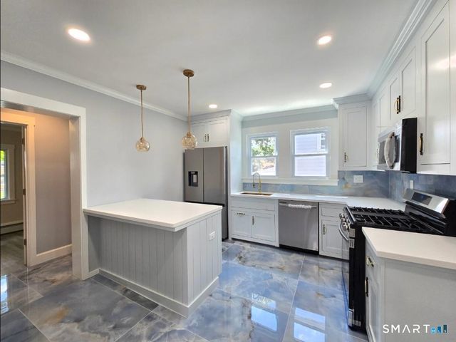 124 Woodbine Street, Waterbury, CT 06705