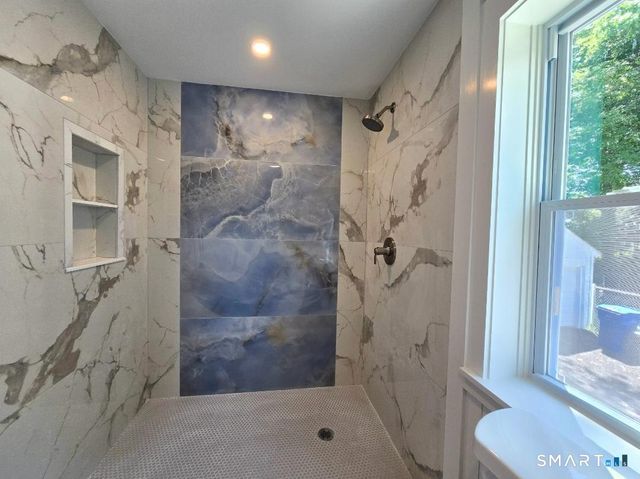 124 Woodbine Street, Waterbury, CT 06705