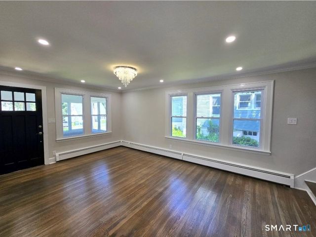 124 Woodbine Street, Waterbury, CT 06705