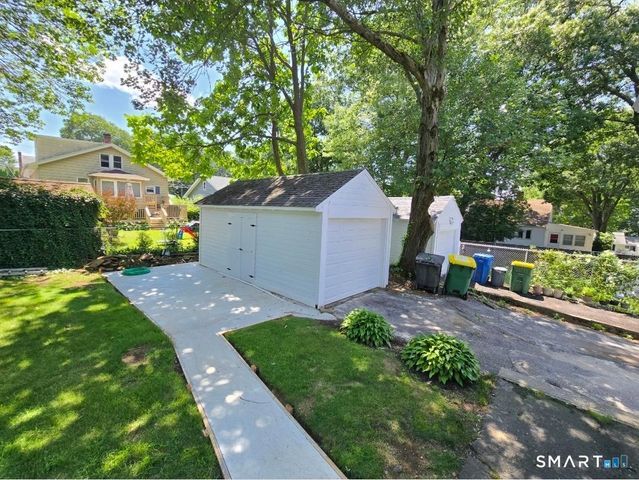 124 Woodbine Street, Waterbury, CT 06705
