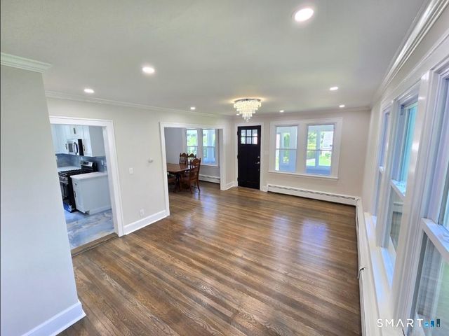 124 Woodbine Street, Waterbury, CT 06705