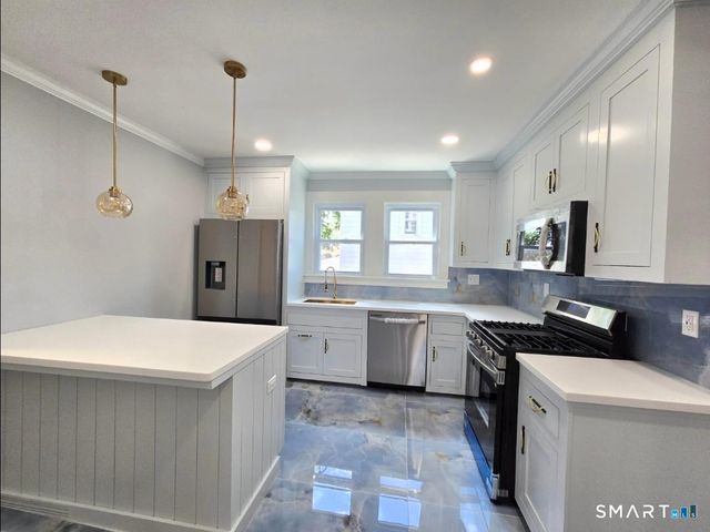 124 Woodbine Street, Waterbury, CT 06705