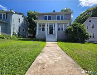 124 Woodbine Street, Waterbury, CT 06705