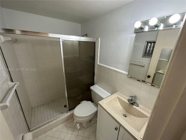 455 Golden Isles Dr 204, Hallandale Beach, FL 33009