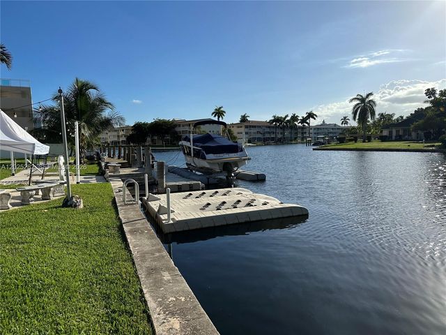 455 Golden Isles Dr 204, Hallandale Beach, FL 33009