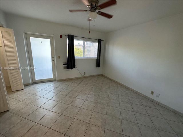 455 Golden Isles Dr 204, Hallandale Beach, FL 33009