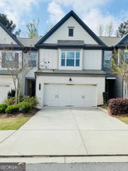 5613 Elmwood Lane, Flowery Branch, GA 30542