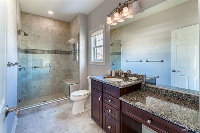 5690 Waterford Ln, Clarence, NY 14032