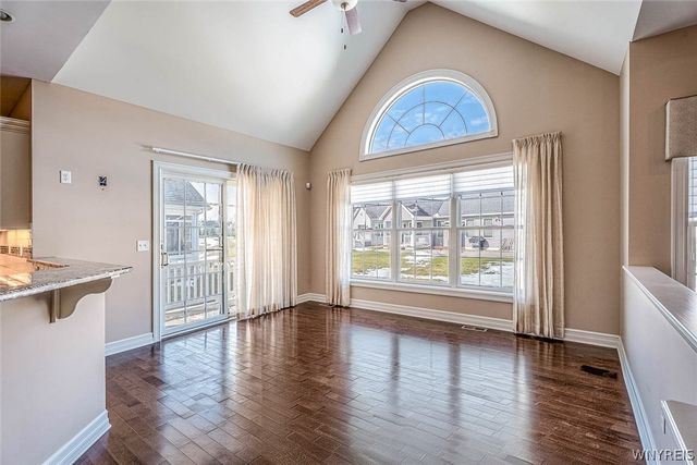 5690 Waterford Ln, Clarence, NY 14032