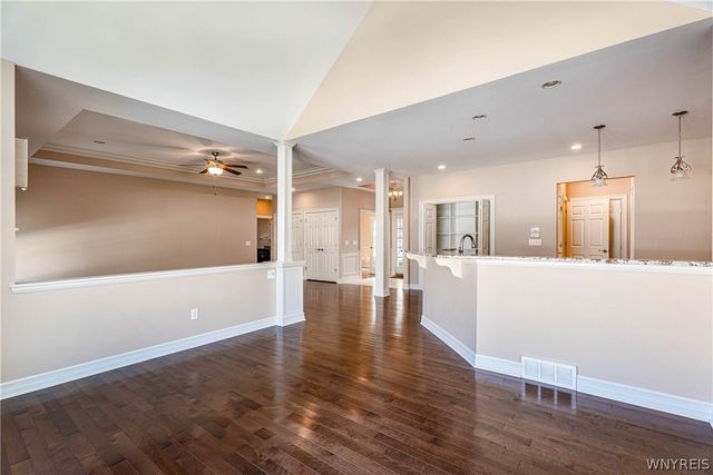 5690 Waterford Ln, Clarence, NY 14032