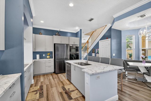 6802 Houlton Circle, Lake Worth, FL 33467