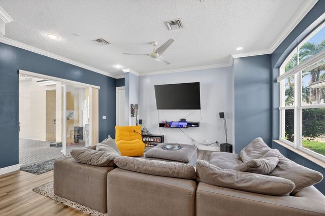 6802 Houlton Circle, Lake Worth, FL 33467