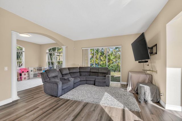 6802 Houlton Circle, Lake Worth, FL 33467