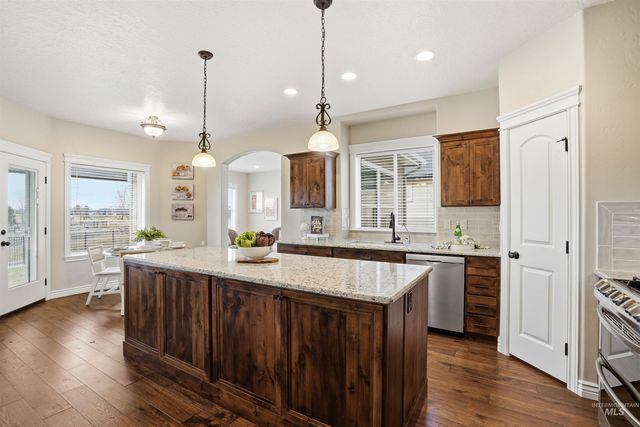 1175 N Champions Pl, Eagle, ID 83616