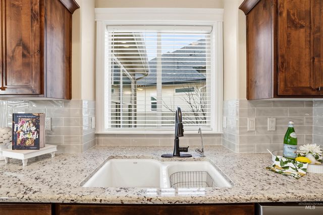 1175 N Champions Pl, Eagle, ID 83616