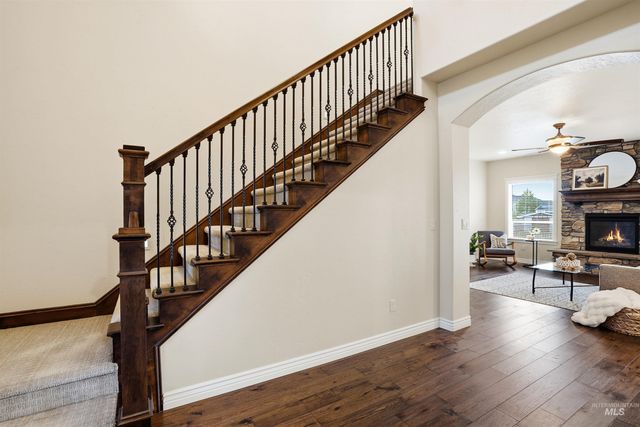 1175 N Champions Pl, Eagle, ID 83616