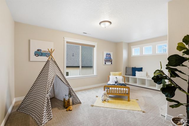 1175 N Champions Pl, Eagle, ID 83616