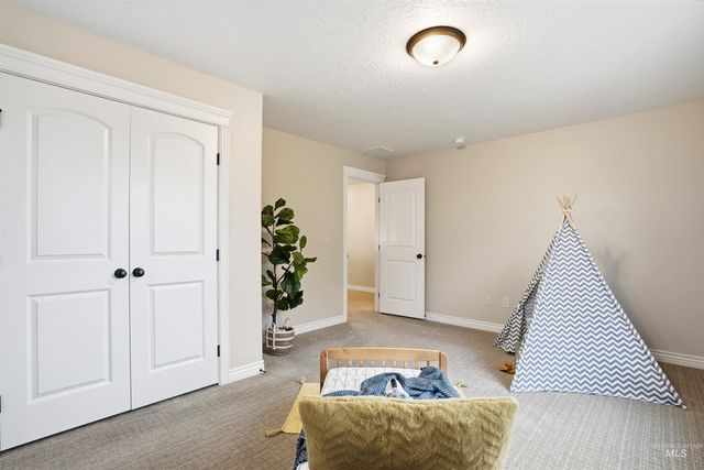 1175 N Champions Pl, Eagle, ID 83616