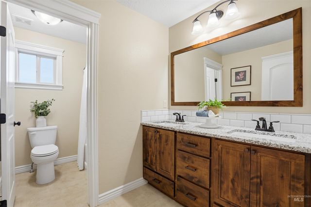 1175 N Champions Pl, Eagle, ID 83616