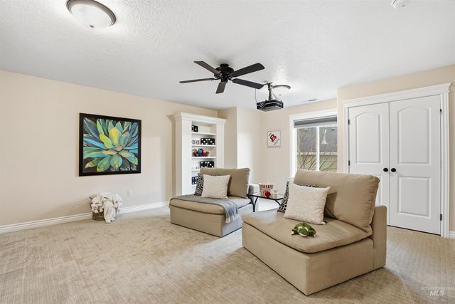 1175 N Champions Pl, Eagle, ID 83616