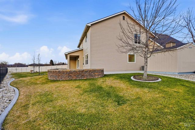 1175 N Champions Pl, Eagle, ID 83616