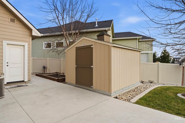 1175 N Champions Pl, Eagle, ID 83616