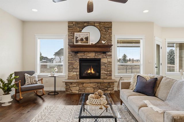 1175 N Champions Pl, Eagle, ID 83616