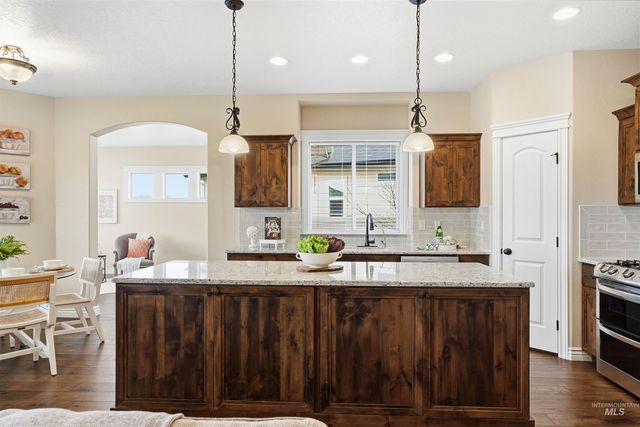 1175 N Champions Pl, Eagle, ID 83616