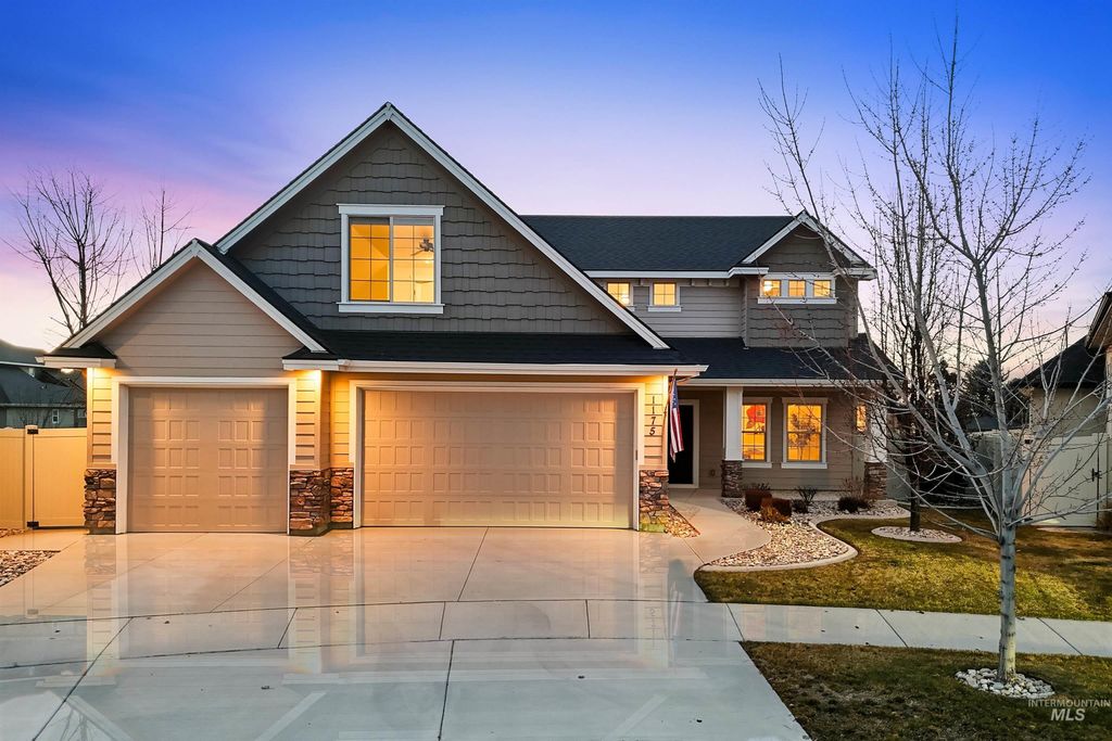1175 N Champions Pl, Eagle, ID 83616