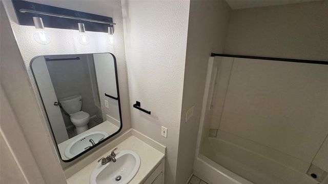 11416 Ptarmigan DR A, Austin, TX 78758
