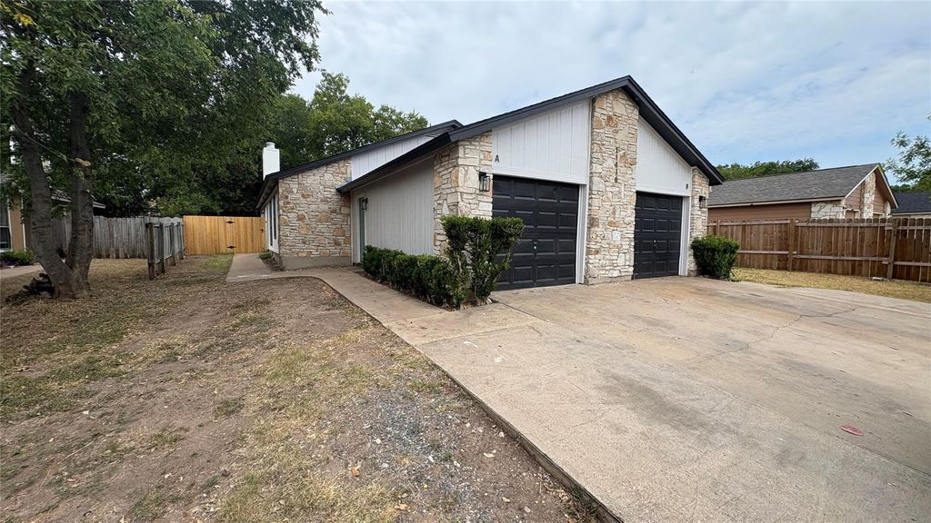 11416 Ptarmigan DR A, Austin, TX 78758