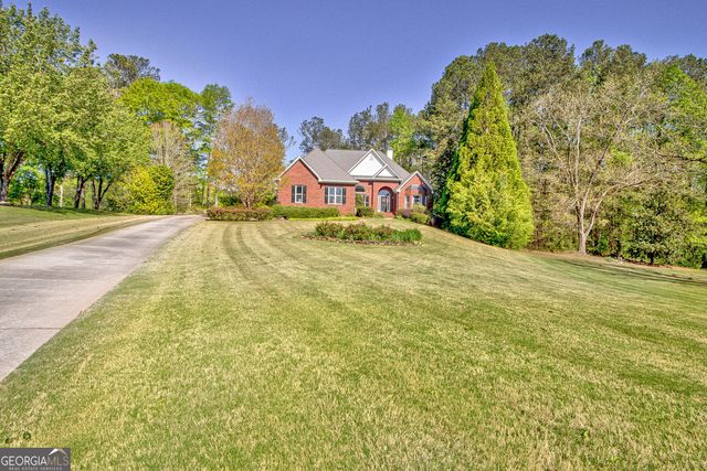 140 Lake Park Court, Sharpsburg, GA 30277