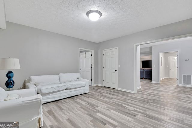 140 Lake Park Court, Sharpsburg, GA 30277