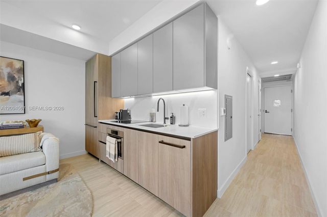 580 72nd Street 611, Miami Beach, FL 33141