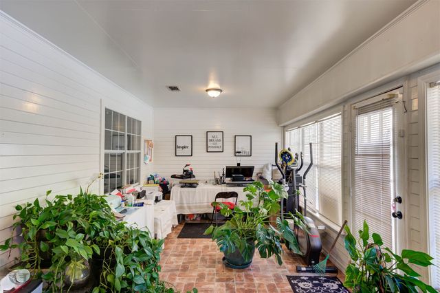 9305 Castlebrook Drive, Shreveport, LA 71129